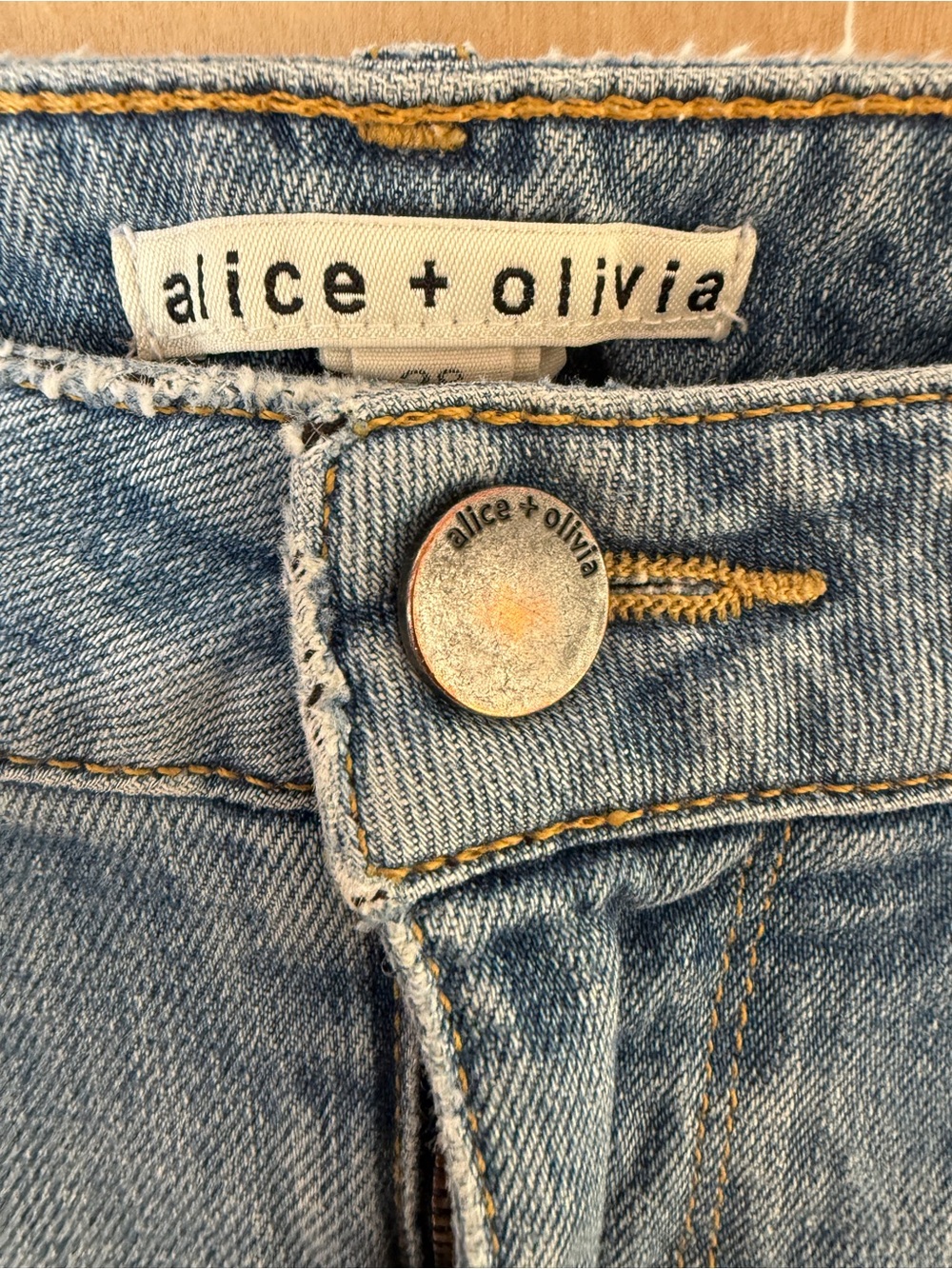 Alice + Olivia "Good" Low-Rise Cropped Jeans | Released Hem | 28 - Picture 5 of 14